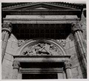 Das hunderttürmige Prag, St. Georg Kirche, Seitenportal