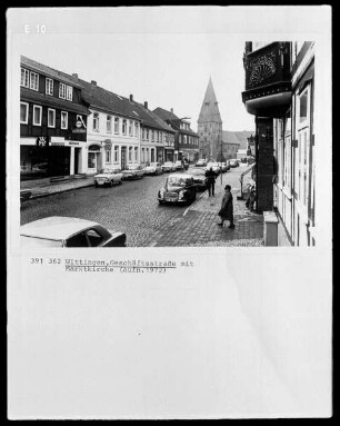 Straße Wohn- und Geschäftshaus
