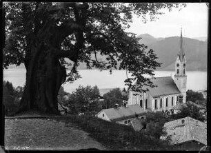 Schliersee. Blick zur Pfarrkirche St. Sixtus