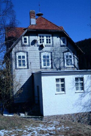 Wohnhausgiebel, neuer Anbau