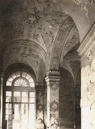Salzburg. Schloss Mirabell. Flur mit Stuckdecke