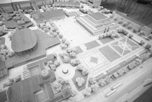 Umbau der Stadthalle zu einem Kongresszentrum nach Plänen des Architekten Hermann Rotermund