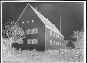 Staustufe Himmelstadt. Ansicht eines Gebäudes. Vgl. Aufnahmen 222 und 223.