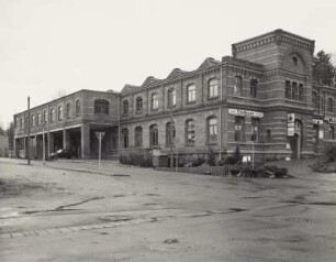 Mittweida, Fabrikgebäude : Mittweida, Fabrikgebäude, Hainichener Straße 60, Ecke Industrieweg, um 1895, Straßenansicht Industrieweg