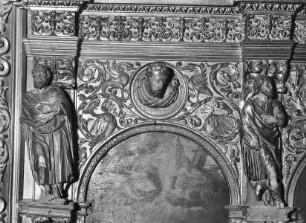 Hochaltar, Obergeschoss mit Prophetenfiguren