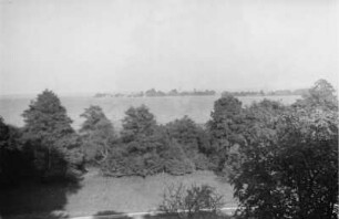 Fraueninsel : Blick von der Herreninsel auf die Fraueninsel im Chiemsee