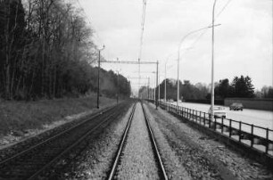 Genfer See [Schweiz]: Strecke neben Autobahn am Genfer See