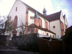 Langhaus von Südwesten (im Kern Gotisch auf Romanischem Vorgänger - 1906-07 überarbeitet und Erweitert) in Übersicht