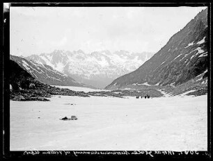 Moränenscharung am rechten Ufer des Mer de Glace