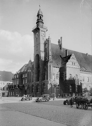 Frankfurt/Oder, Rathaus : Frankfurt (Oder). Rathaus. Straßenansicht