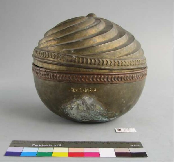 Lidded vessel