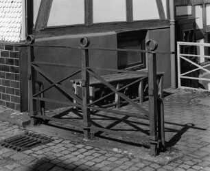 Geländer des ehem. Mühlgrabens; Lauterbach, Am Graben (bei Spittelsberg 10)