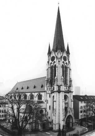 Kath. St. Antoniuskirche; Frankfurt, Savignystraße 15
