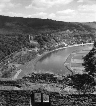 Neckarsteinach. Stadtansicht von einer Burg. Blick zum Neckar