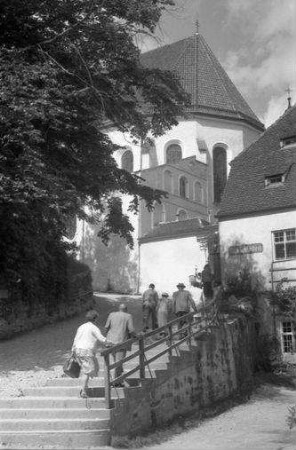 Andechs: Aufgang zur Klosterkirche