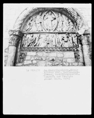 Ehemalige Prioratskirche Sainte-Croix-Notre-Dame — Südliches Querhausportal: Verklärungsportal — Türsturz