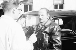 Bukarest: Gespräche am Auto, Ingenieur-Chauffeur Boila