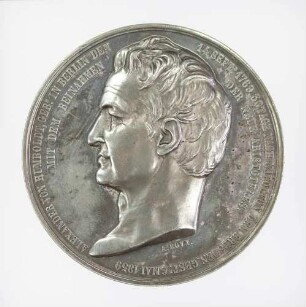 Medaille Alexander von Humboldt, auf die Aufstellung seiner Statue in Versailles, gewidmet vom Institut de France.