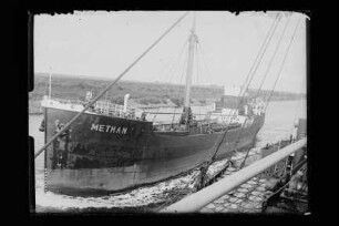 Methan (1924), Komrowski-Reederei.- Reederei Ernst Komrowski, Komrowski Befrachtungskontor KG (GmbH & Co.), Hamburg