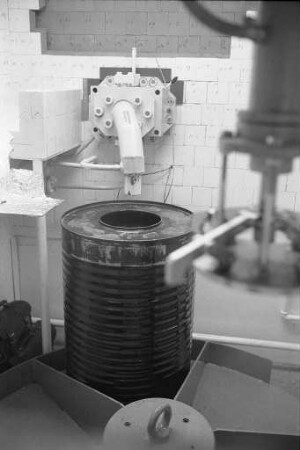 Reinigung und Aufbereitung radioaktiven Wassers beim Kernforschungszentrum Leopoldshafen