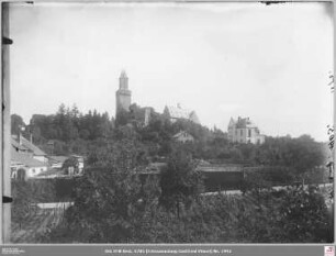 Kronberg mit Burg von Norden