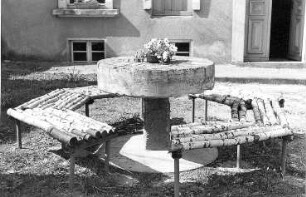 Ralbitz-Rosenthal-Schönau. Wassermühle, Mühlstein
