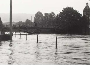 Roßwein, Hochwasser der Freiberger Mulde, Ansicht gegen Straßenbrücke Bahnhofstraße