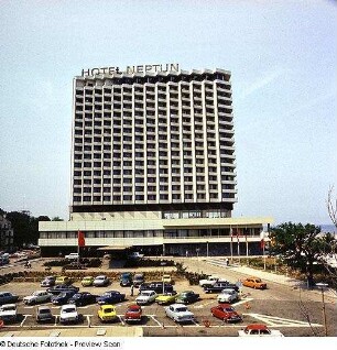 Rostock, Warnemünde, Neptun-Hotel, Parkplatz