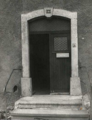 Marienberg, Obere Bahnhofstraße 5. Wohnhaus. Portal
