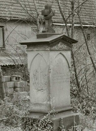 Grabmal für Revierjäger Christ. Gottl. Valentin (+1842)