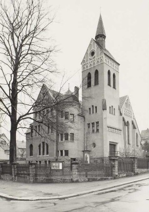 Sankt Laurentiuskirche in Mittweida : Mittweida, Sankt Laurentiuskirche mit Wohn- und Gemeindehaus, Damaschkestraße 1, Eckansicht (Mühlfeld/Gabelsberger Straße)