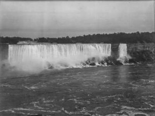 Niagara-Fälle : Blick auf die Niagara-Fälle