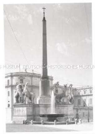 Rom - Piazza del Quirinale, Brunnen mit Obelisk und den Staturen der Dioskuren Castor und Pollux