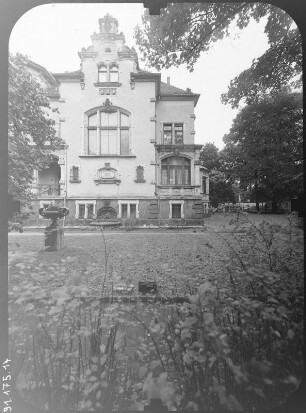 Dresden-Blasewitz, Goetheallee 55. Villa Weigang (1893-1895; M. G. Poscharsky). Teilansicht von Südwest