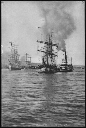 Portland, Oregon. Towing on the Willamette River