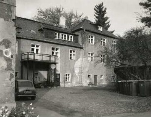Dresden-Wachwitz, Wachwitzer Weinberg 9. Wohnhaus (um 1925, Umbau 1929). Hofseite