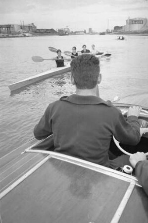 Training beim Kanu-, Segel- und Skiclub "Rheinbrüder Karlsruhe e.V." für die baden-württembergischen Kanumeisterschaften im Karlsruher Rheinhafen.