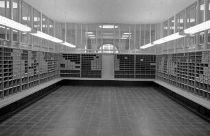 Inbetriebnahme der modernisierten Paketschalterhalle mit Postschließfachanlage in der Hauptpost.