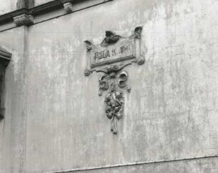 Dresden-Strehlen. Villa, Wasastraße 13 (Anfang 20. Jahrhundert). Haupteingangsseite. Fassadenschmuck