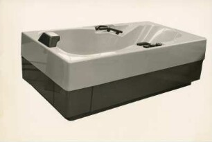 Schürzenbadewanne "Coralux 180 S" der Buderus-Aktiengesellschaft