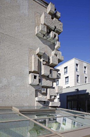 Kunst am Hörsaalgebäude; Darmstadt, Karolinenplatz 5
