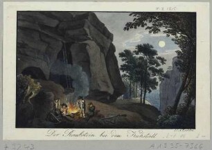 Der Raubstein (Winterstein, Hinteres Raubschloss) westlich des Zeughauses in der Sächsischen Schweiz mit dem Aufstieg zur Klufthöhle und Jägern am Lagerfeuer bei Mondschein