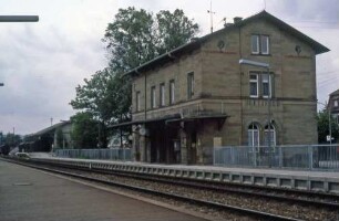 Bretzfeld Empfangsgebäude Bahnsteig