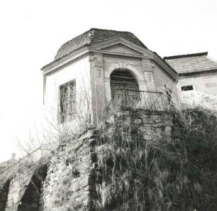 Lichtenwalde (Niederwiesa-Lichtenwalde). Schloß. Pavillon (A. 18. Jh.) mit Umfassungsmauer