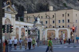 Salzburg - Sigmundplatz : Sigmundsplatz am Neutor, abends, aufgenommen 2006 in Salzburg