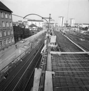 Betonierung der westlichen Brückenhälfte der Vogesenbrücke.