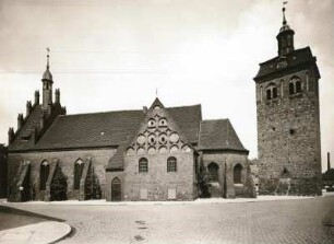 Luckenwalde, St. Johanniskirche : Luckenwalde. St. Johanniskirche, freistehender Glockenturm zur Verteidigung eingerichtet