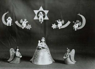 Musikantenengel als Baumbehang und Madonna mit Kind und zwei anbetenden Engeln