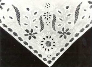 Detail eines Halstuches aus Drehsa : Bildende Volkskunst - Flachsfaser. Ort: Droždźij / Drehsa. Ausschnitt eines Halstuches der ehemaligen Bautzener Tracht (von Kerkwitz nach Drehsa)