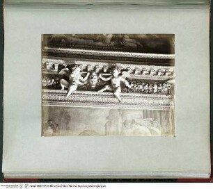 Rome sculptureDetail einer Wanddekoration mit Stuckfries - Rotes Album III (Grabmäler, antike Skulptur und Fragmente; 16. Jh.)